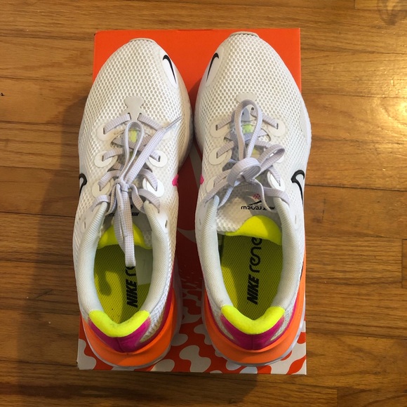 *Sold* Nike Women’s Renew Run - Picture 5 of 5